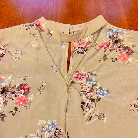 S.R by Sweet Rain Tan Floral 3/4 Sleeve Top - Picture 3 of 6